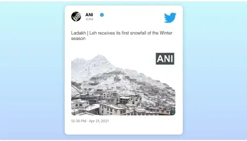 digital signage Social app preview showing news topic text placed at the bottom side of the screen layout-screen