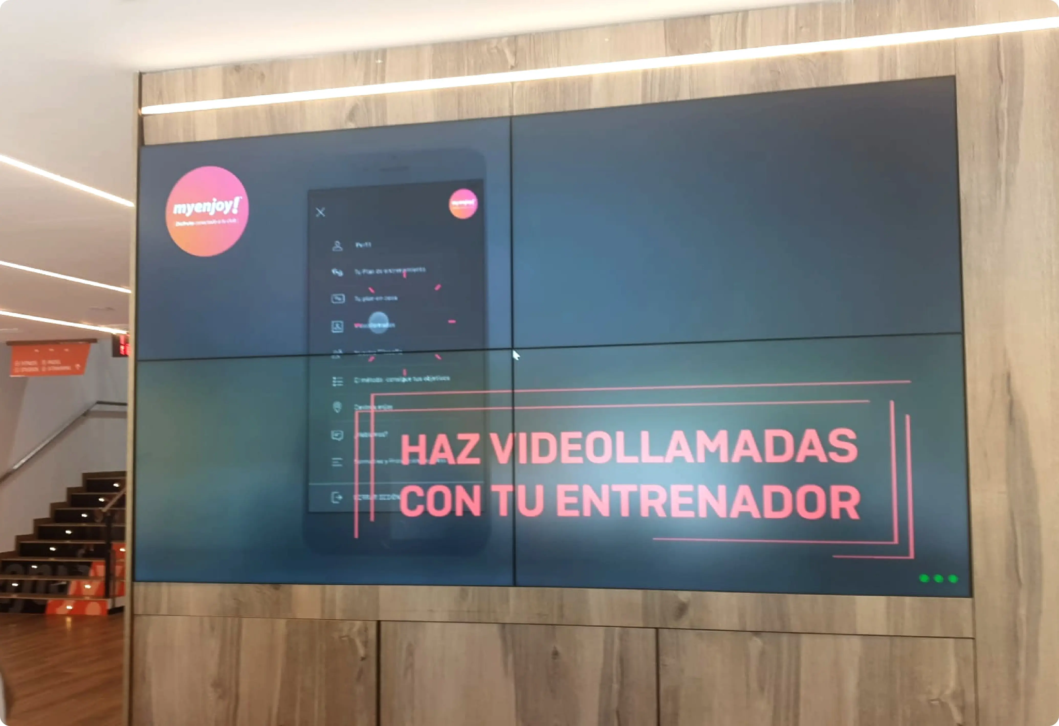 Pickcel powered Digital signage dispaly at enjoy store