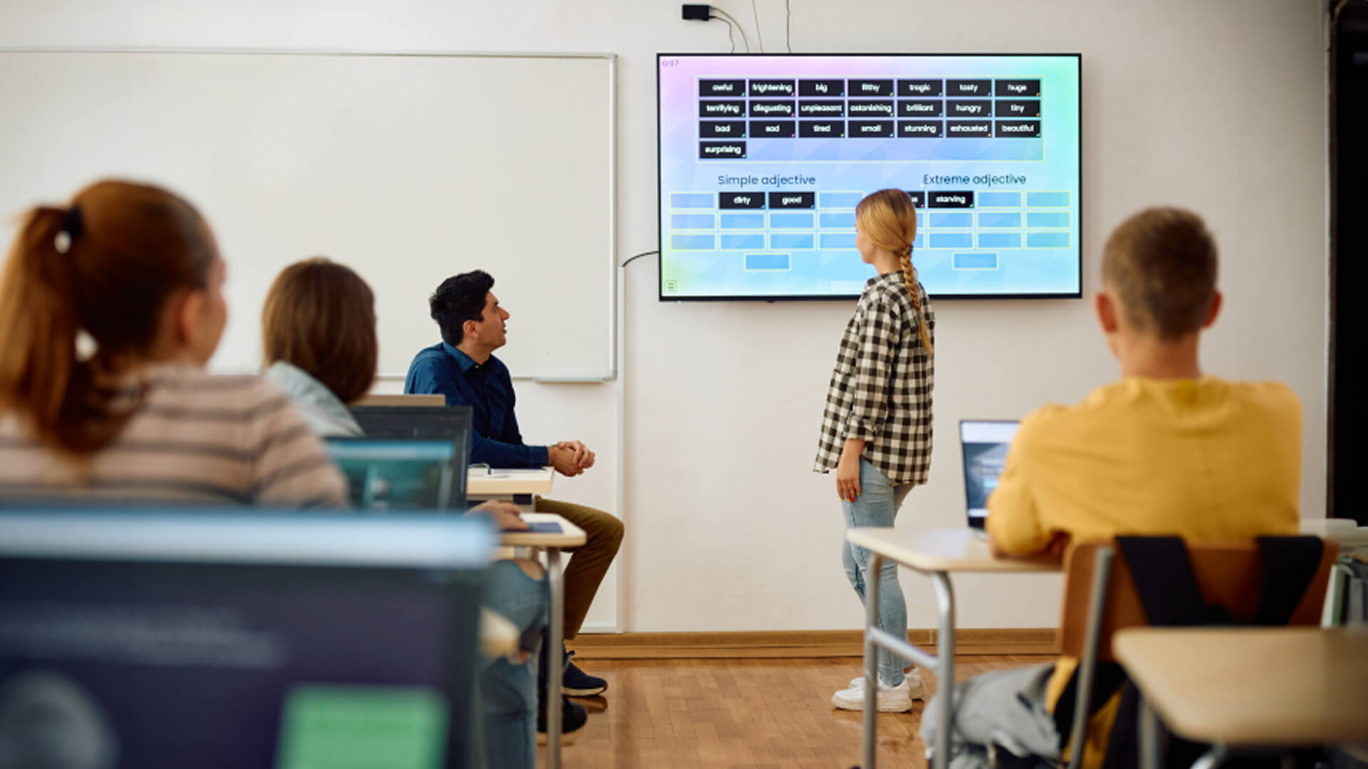 Student-teacher interaction using a digital display