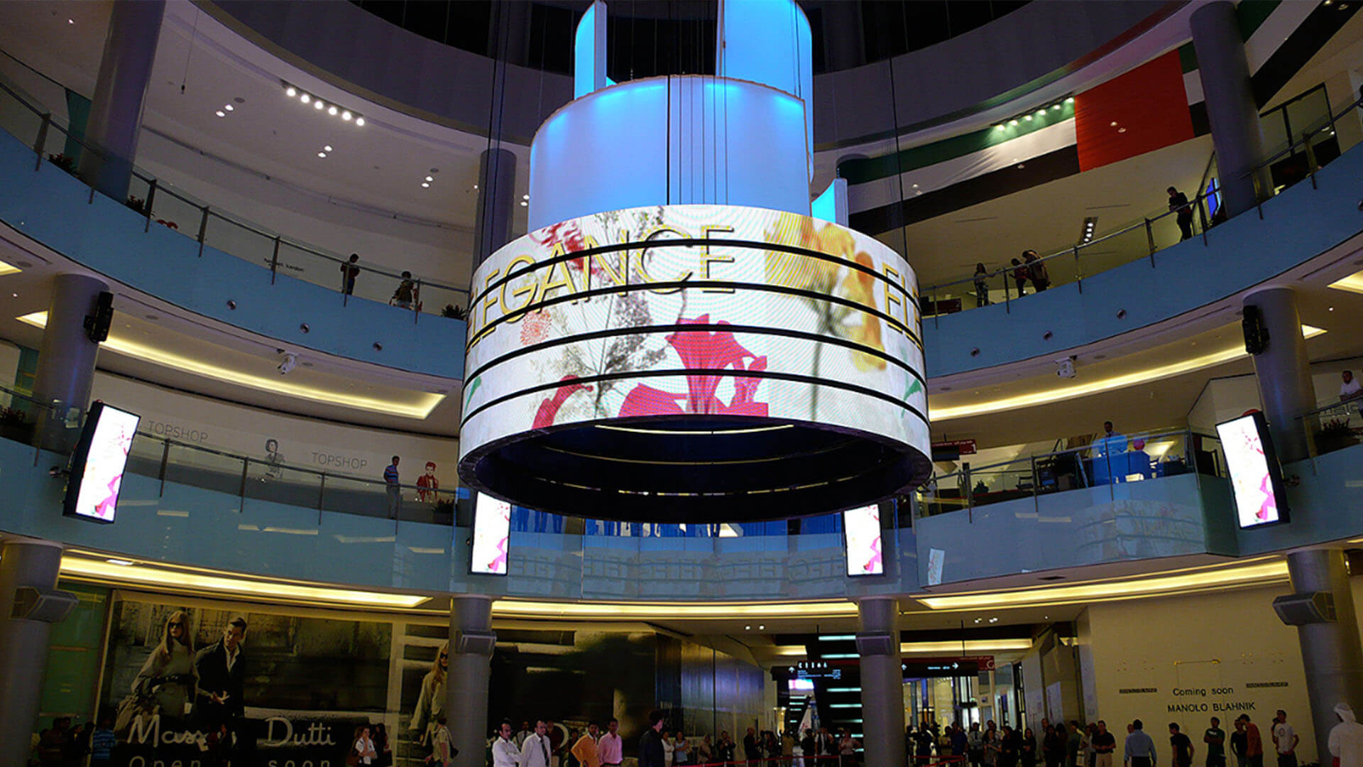 A stunning digital visualizer at Dubai Mall