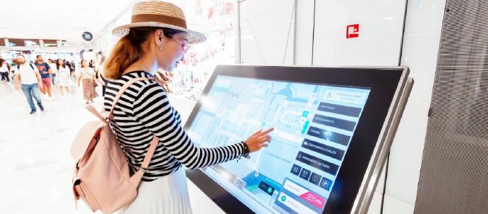 Interactive digital signage: Examples, types and benefits