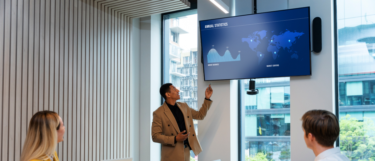 interactive digital signage for encouraging staff participation
