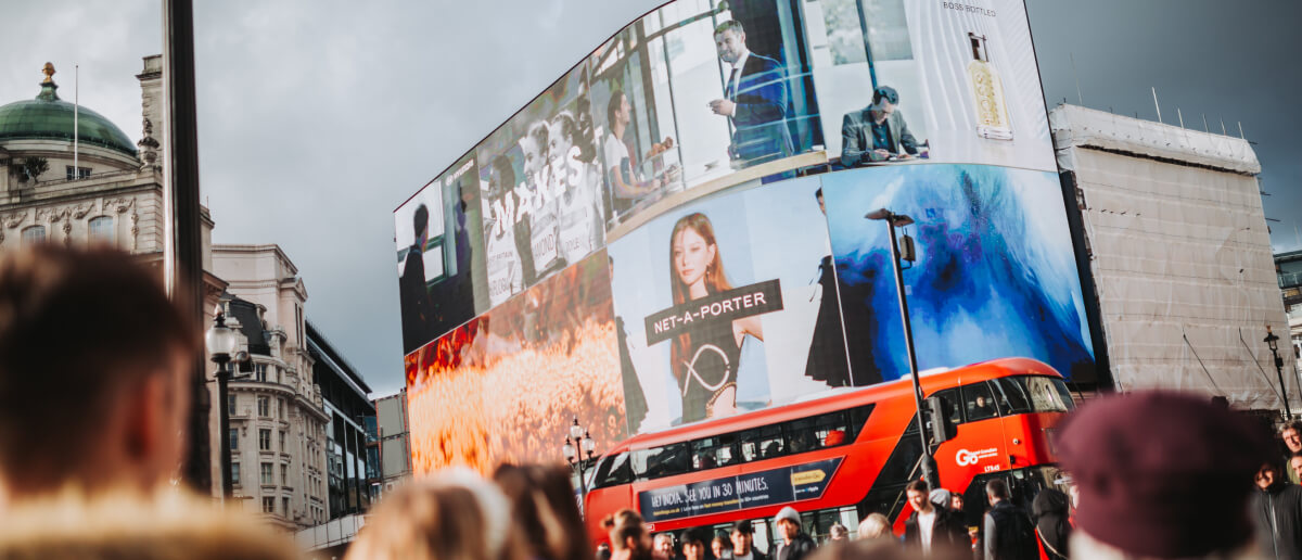 8 Ways Brands Can Move the Needle with Moving Digital Signage