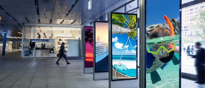 How Seasonal Digital Signage Boosts Brand Connection & Engagement