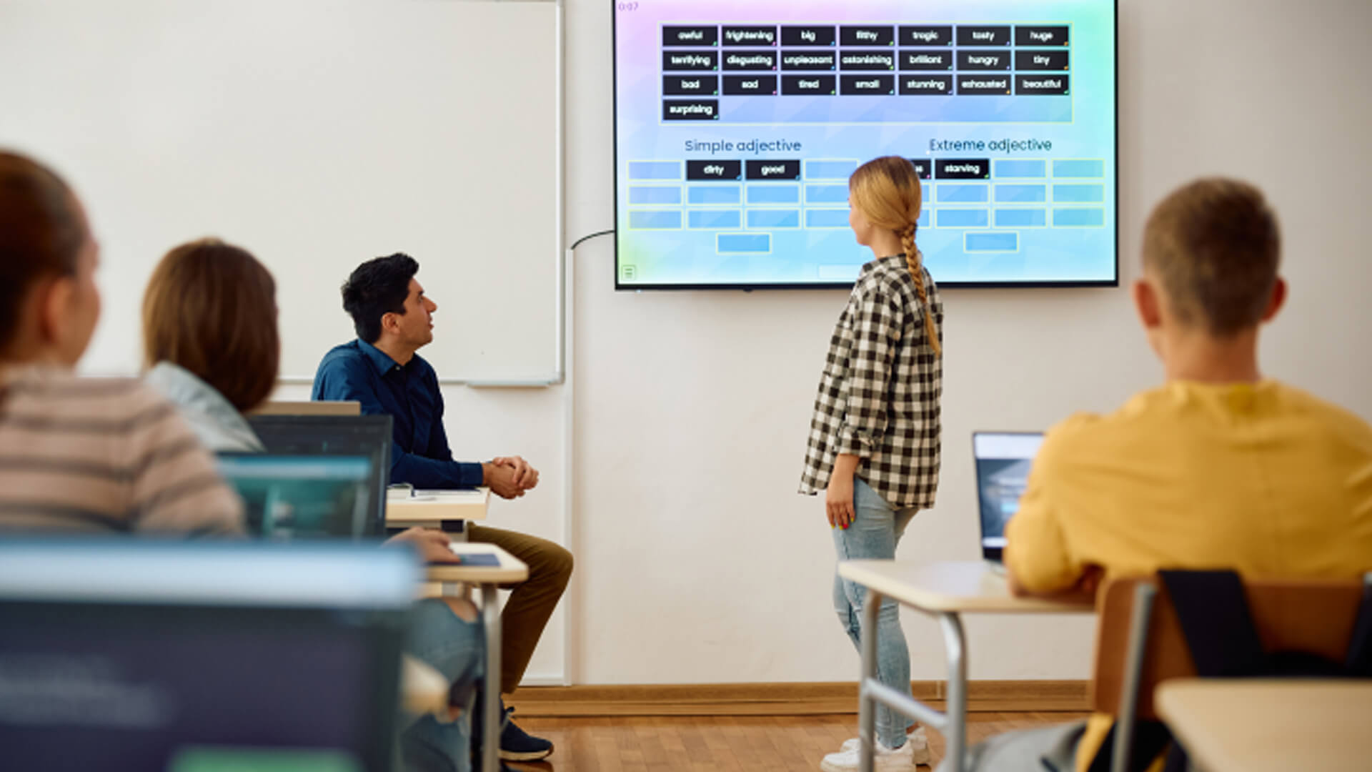  Classroom digital signage