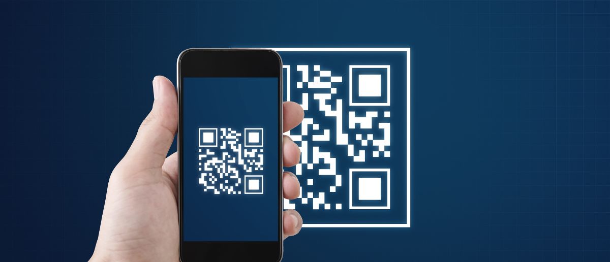 scaning qr code from digital signage screen